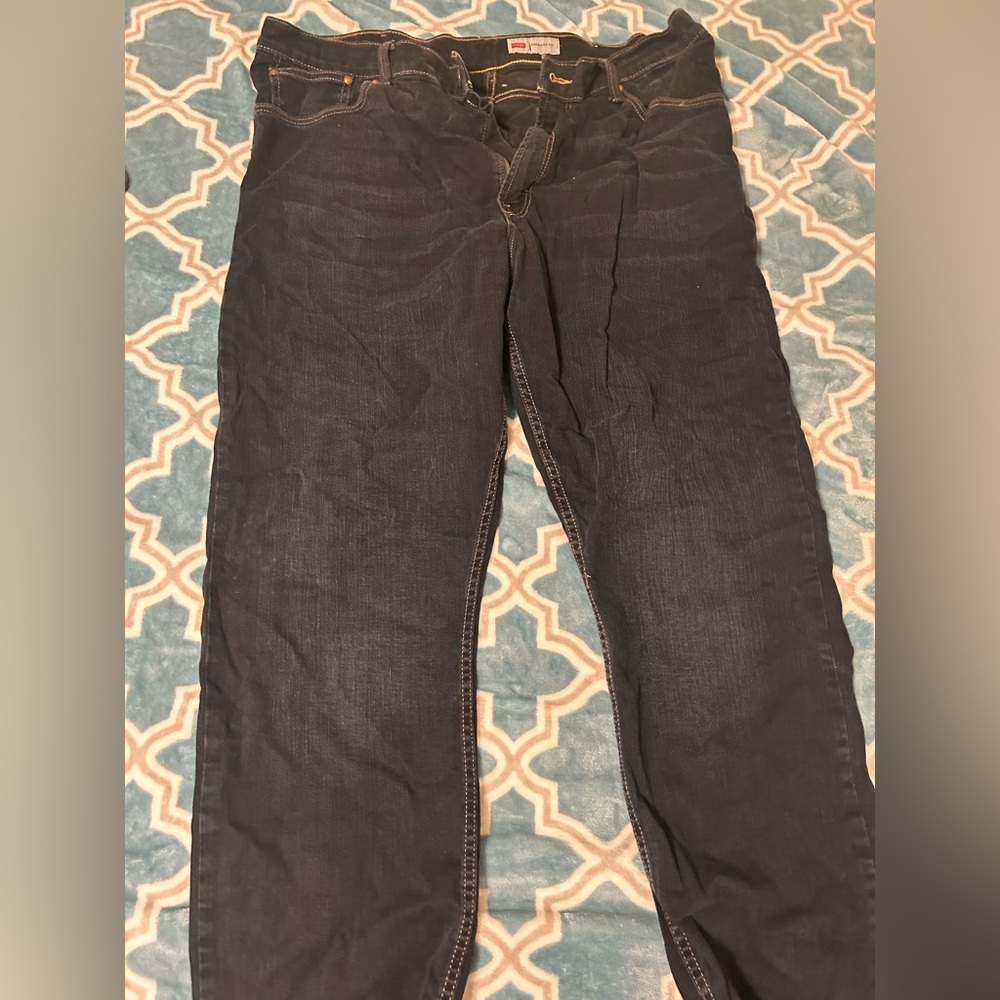 Wrangler Blue Relaxed Jeans with Sturdy Denim. 40x30